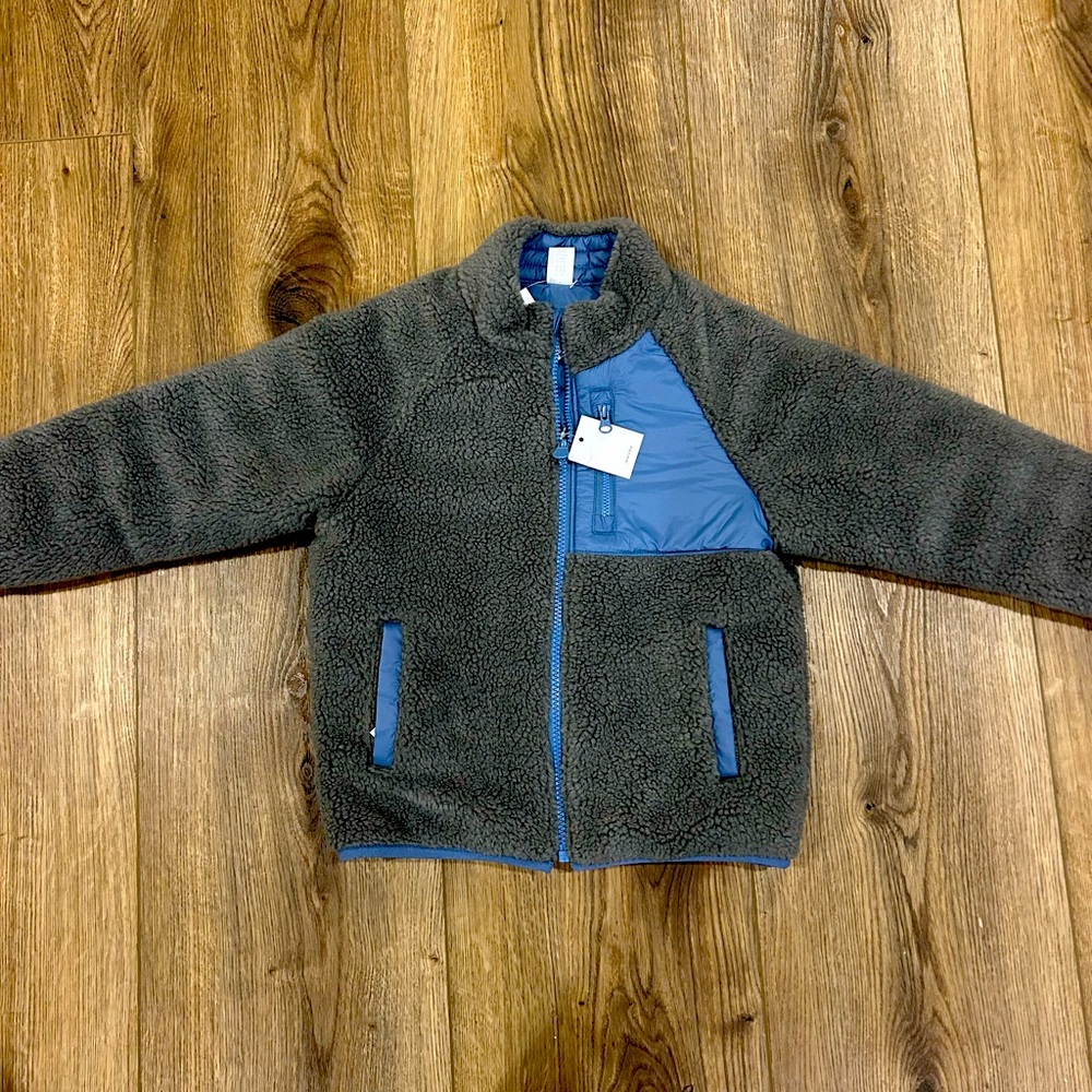 NWT gap Sherpa fleece. Size 5